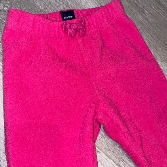 5/$15 GAP Bright Pink Fleece Pants - Picture 2 of 4